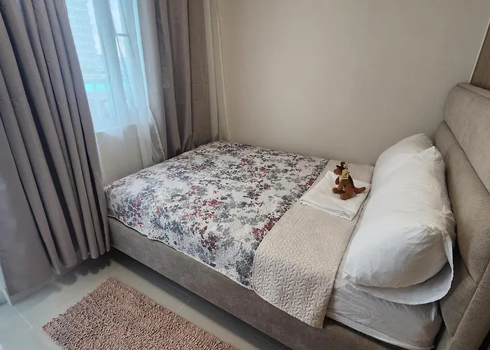 1br Breeze Residences Near Moa With Pool And Balcony